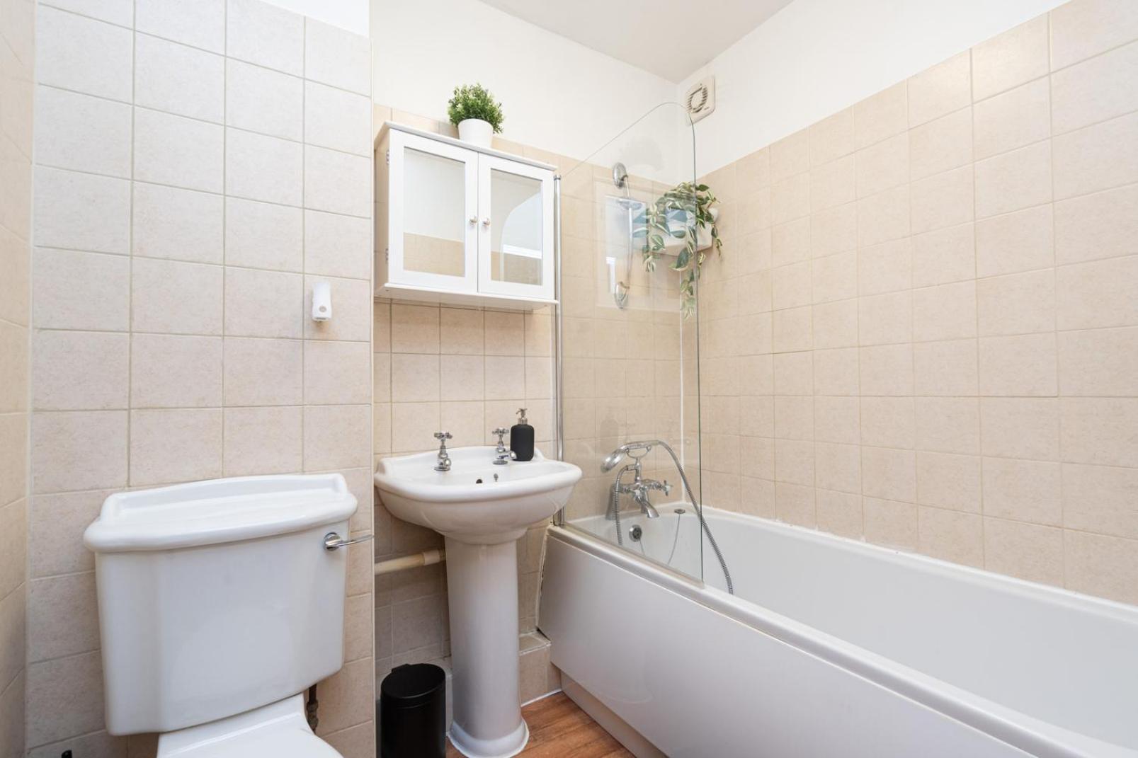 Apartment In Elephant & Castle With Parking Лондон Екстер'єр фото